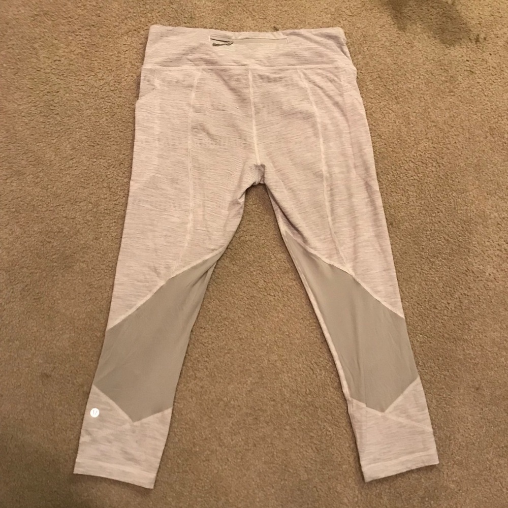 Lululemon cropped leggings. GUC